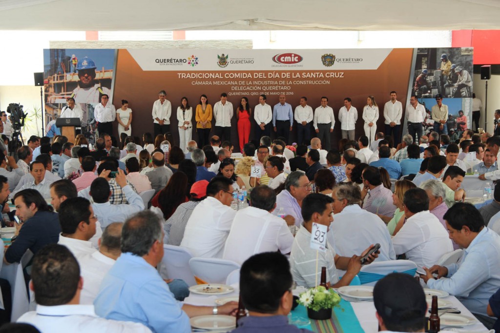 Tradicional Comida del Día de la Santa Cruz