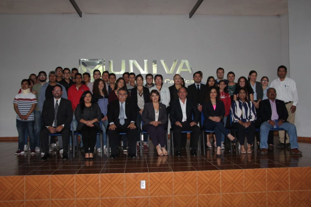 Convenio de Colaboración entre la UNIVA y CMIC