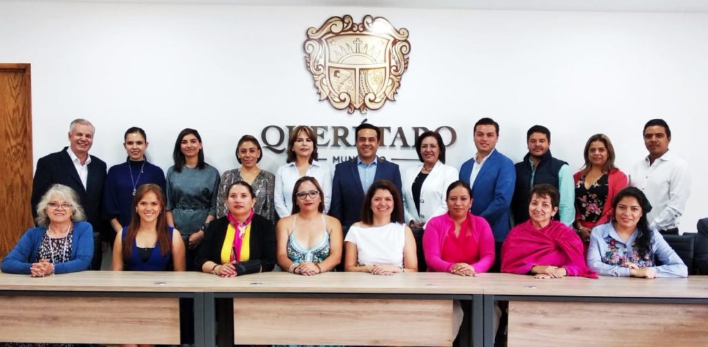 Desayuno de Mujeres E. y Jóvenes E. con Luis Nava